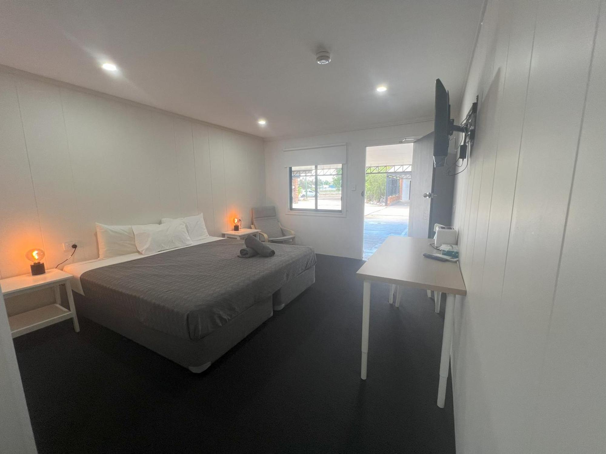 Abajaz Motel-Central-King Bed-Shaded Parking Longreach Bagian luar foto