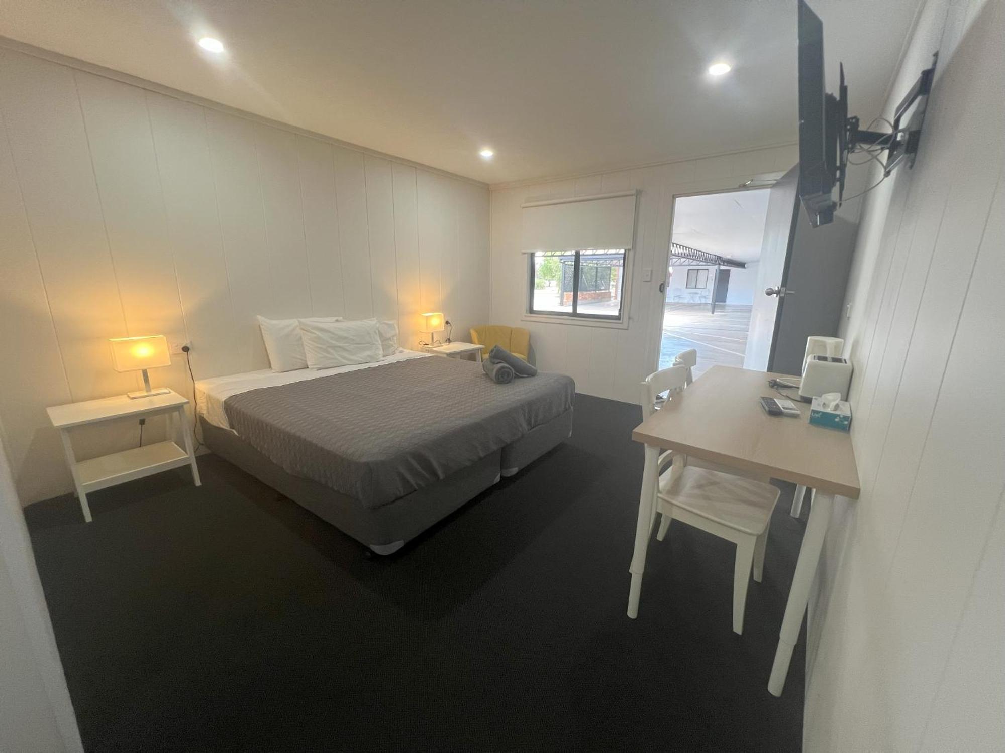 Abajaz Motel-Central-King Bed-Shaded Parking Longreach Bagian luar foto
