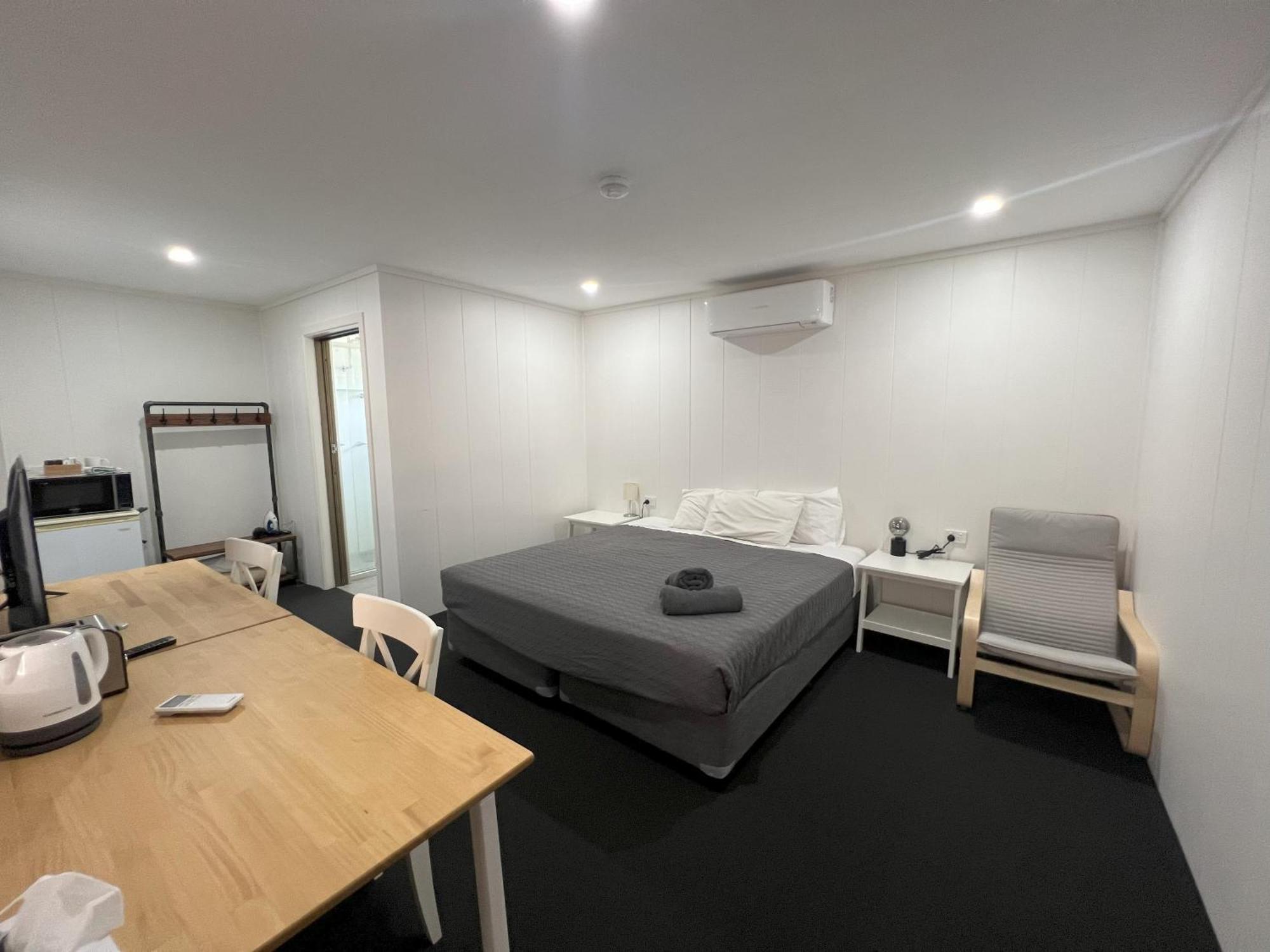 Abajaz Motel-Central-King Bed-Shaded Parking Longreach Bagian luar foto