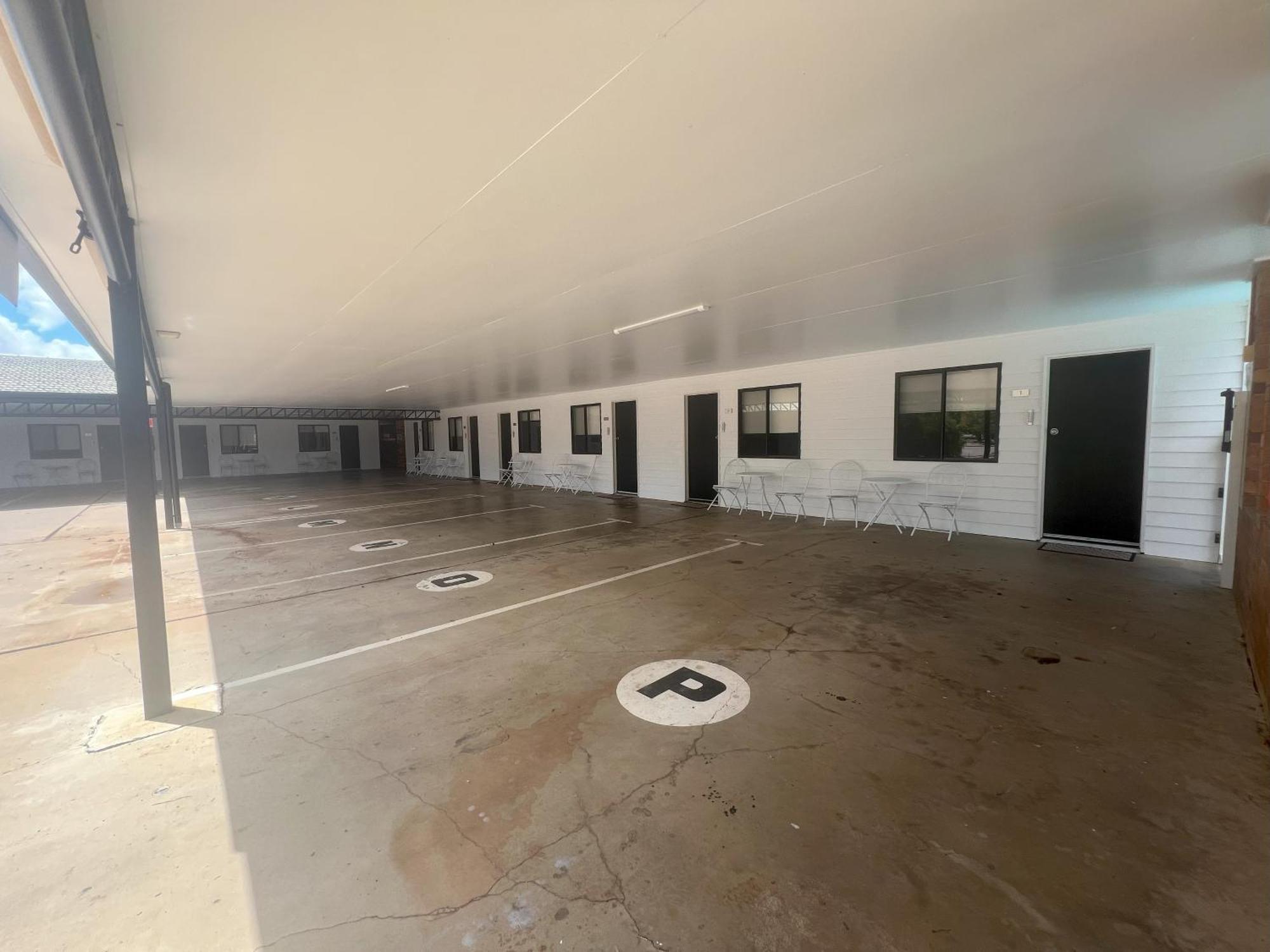 Abajaz Motel-Central-King Bed-Shaded Parking Longreach Bagian luar foto