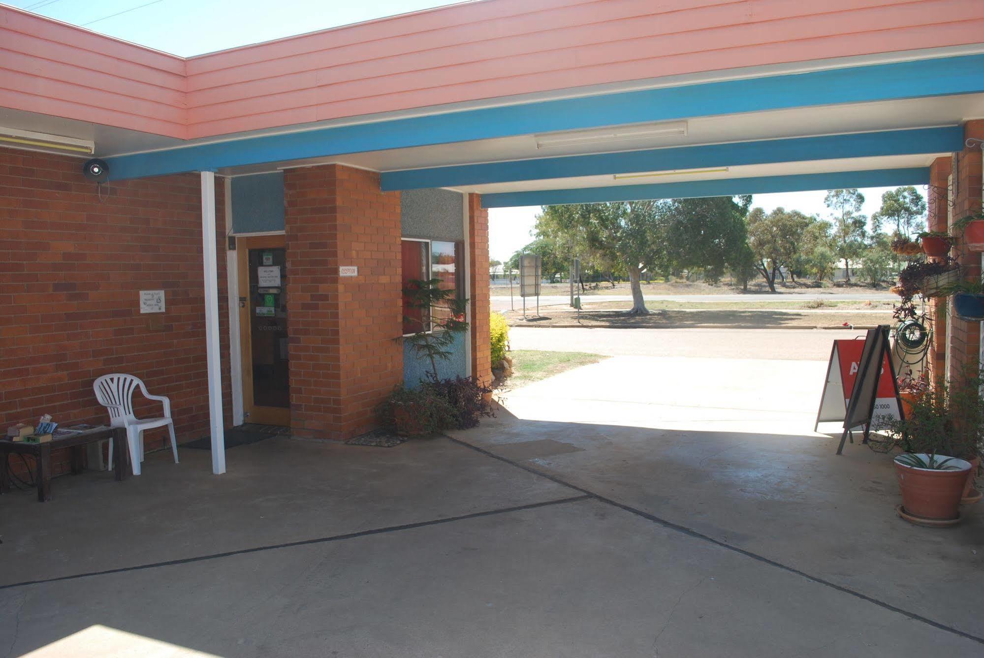 Abajaz Motel-Central-King Bed-Shaded Parking Longreach Bagian luar foto